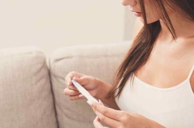 Test de grossesse trait pâle : suis-je enceinte ?